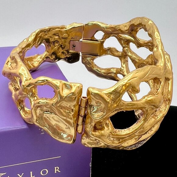 Elizabeth Taylor for Avon Treasured Vine Bracelet - Large - Picture 5 of 8